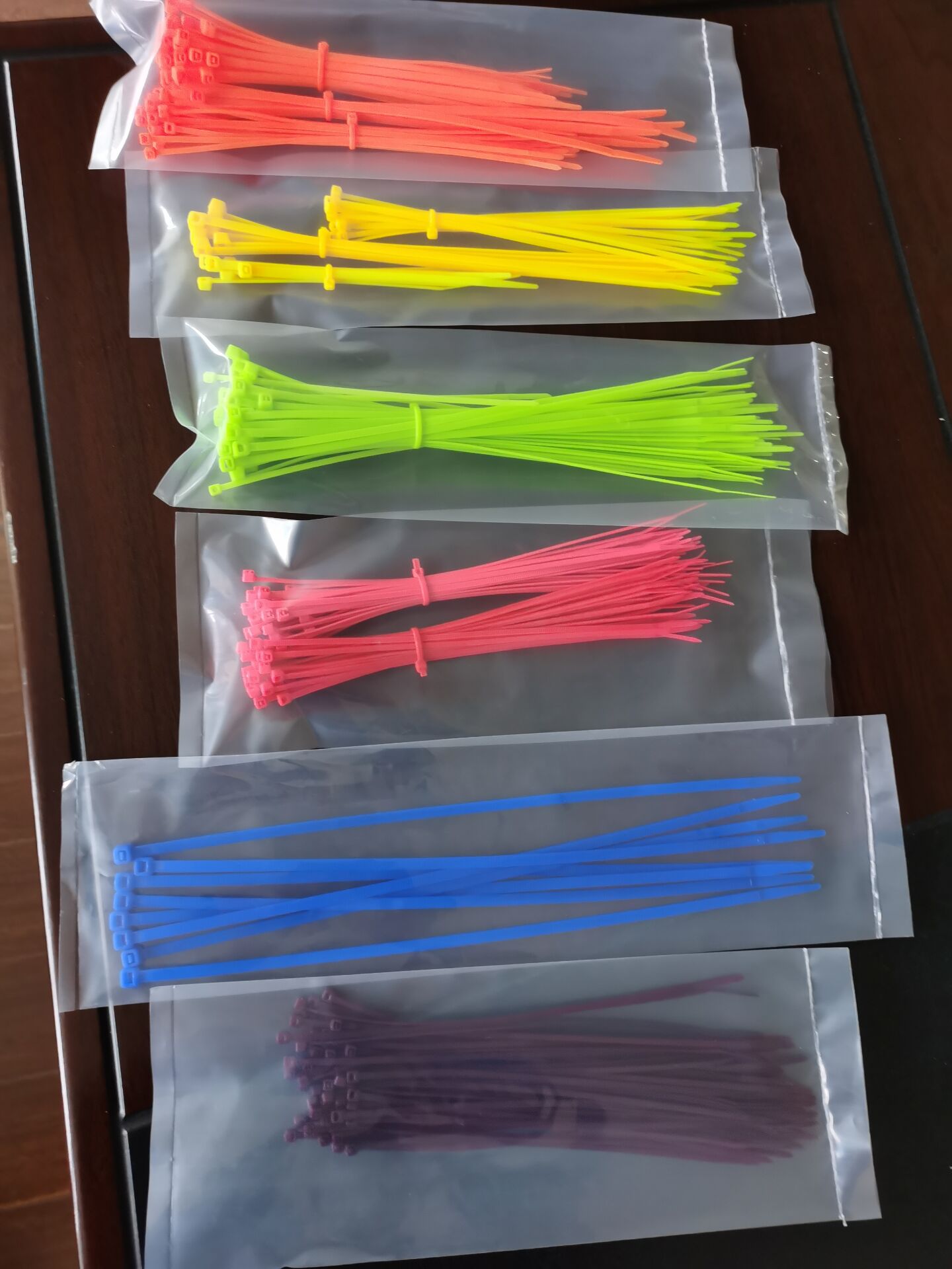 Nylon Cable Ties 4.8mm x 200mm - 3 Colour Options - pack of 100 ties