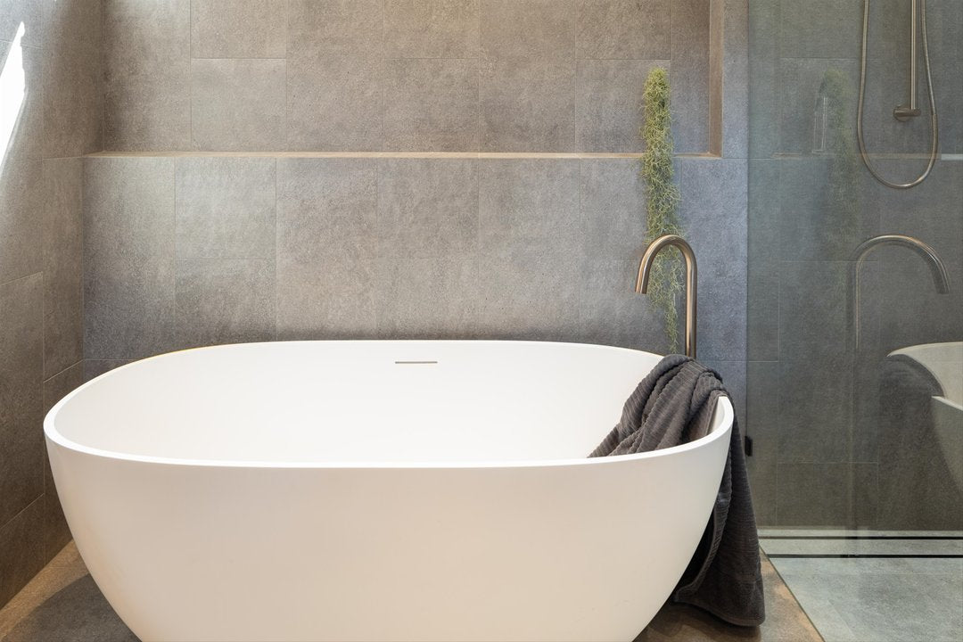 Meir Round Freestanding Bath Spout - Various Colour Finishes