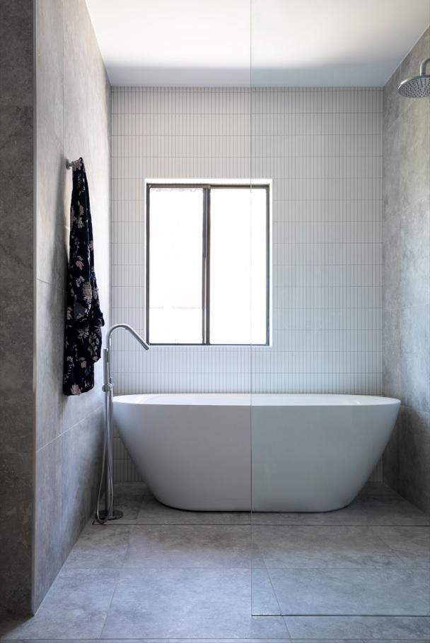 Meir Round Free Standing Bath Spout and Hand Shower Paddle Handle - Various Colour Finishes