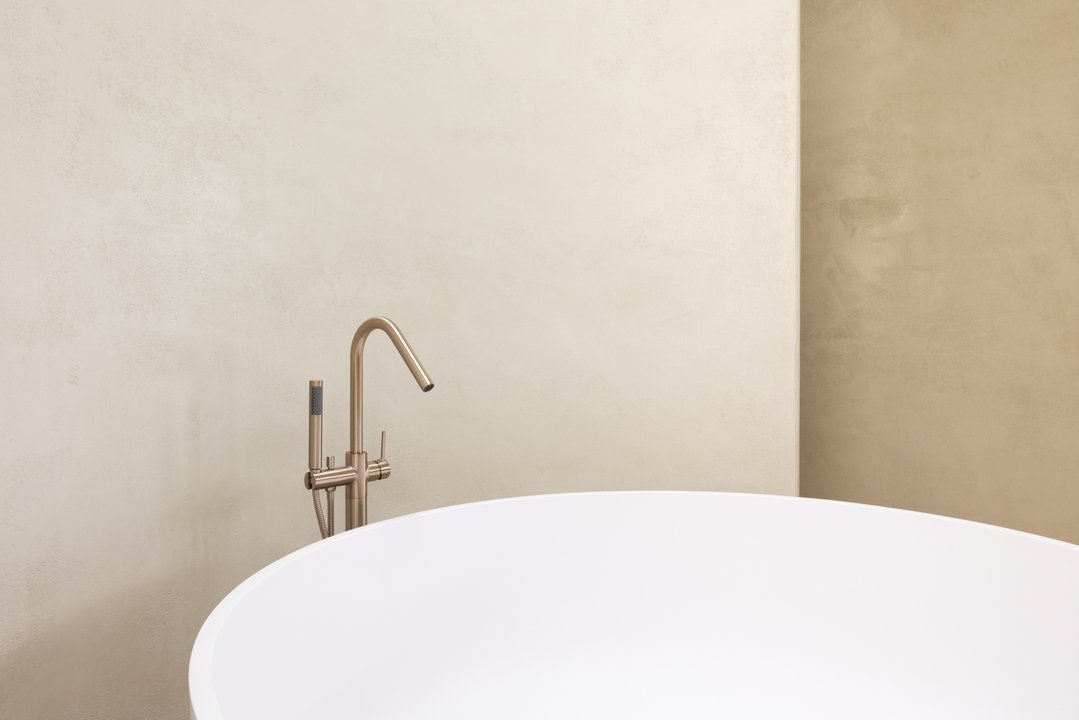 Meir Round Free Standing Bath Spout and Hand Shower Paddle Handle - Various Colour Finishes