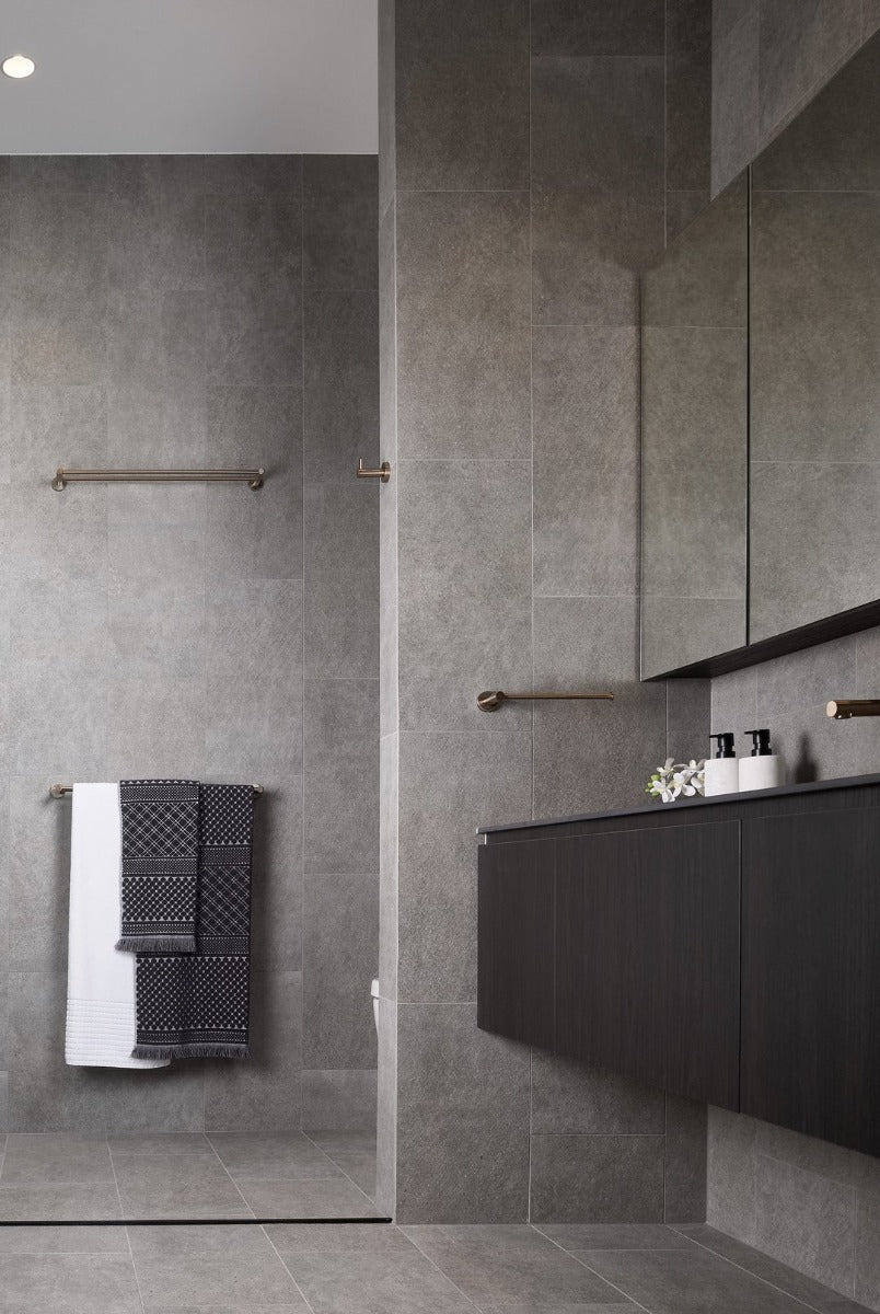 Meir Round Double Towel Rail 600mm in Round or Square Bar - Various Colour Finishes