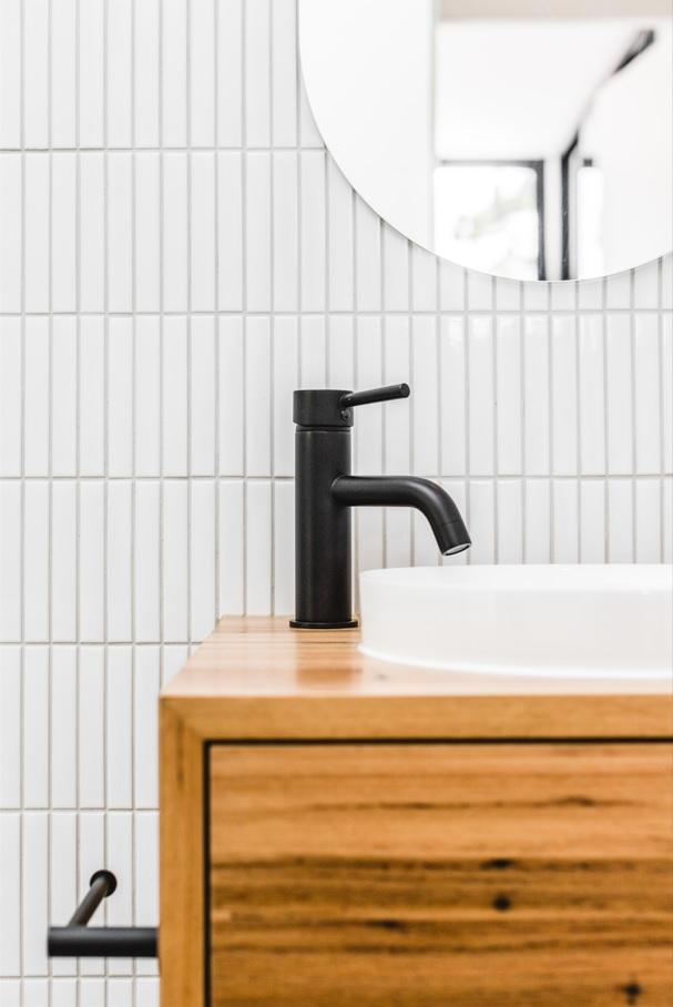 Meir Round Toilet Roll Holder - Various Colour Finishes