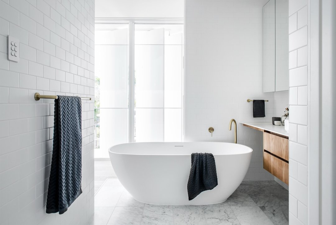 Meir Round Single Towel Rail 900mm - Various Colour Finishes