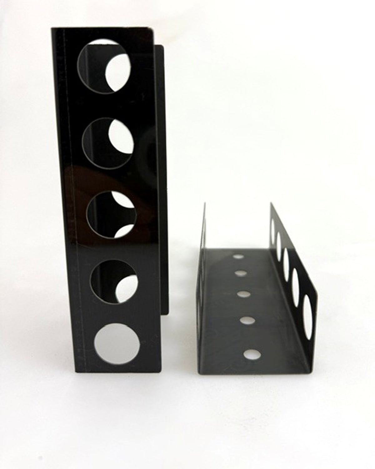 Wall and floor brackets for 50mm and 100mm Thermasheet Board and Nib walls