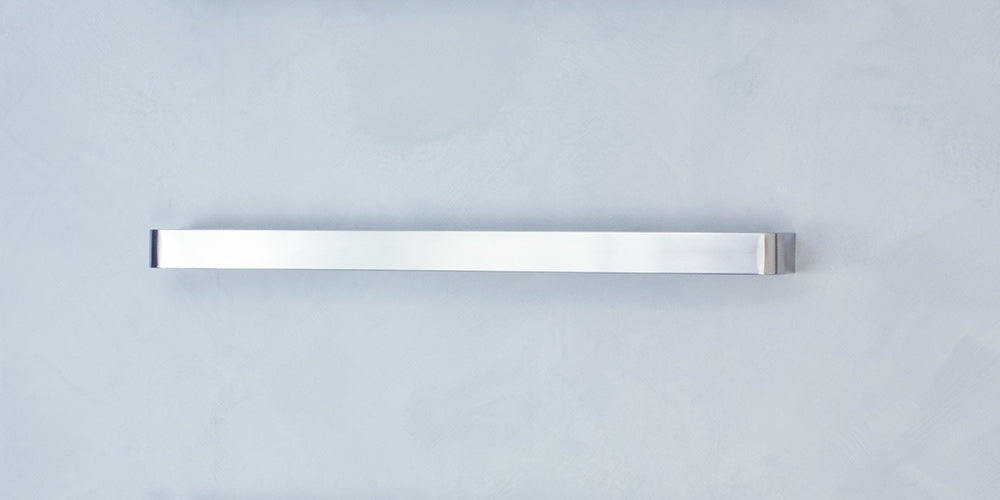 Brushed Satin VAIL Single Square Bar - 650 X 90mm (NON-Heated)